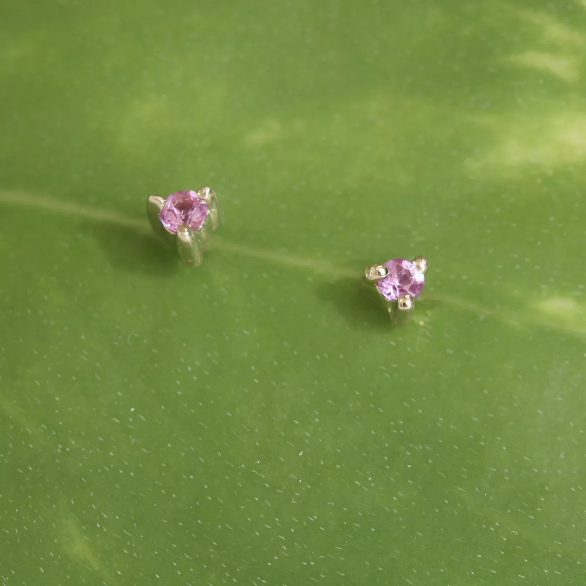 1.5 mm Pink Sapphire Dot Stud (Single)