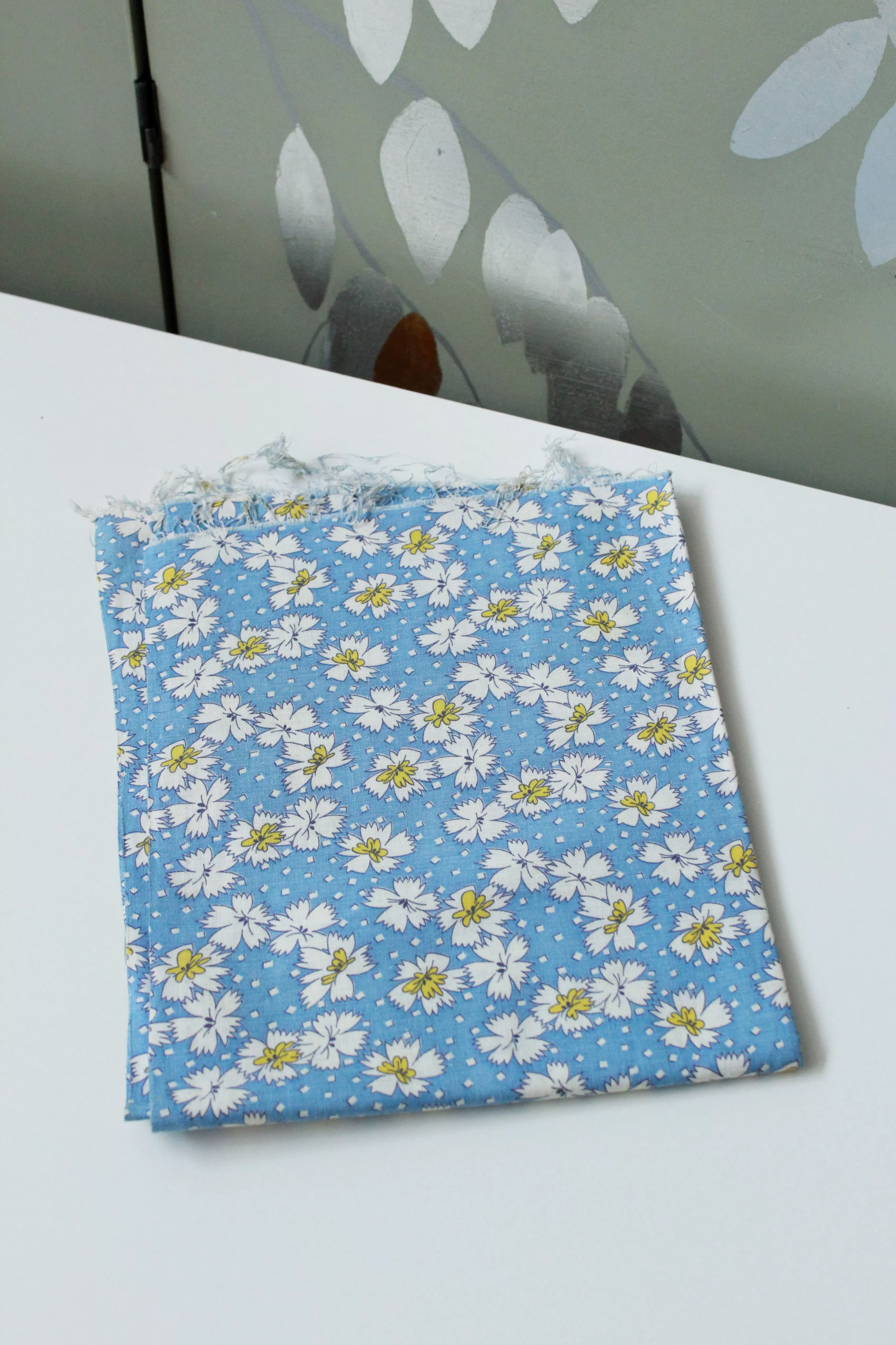 1940s Light Blue Floral Feedsack With Yellow Details, True Vintage 1940s Flower Summer Fabric