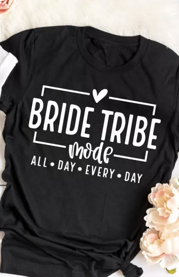 BRIDE TRIBE Crewneck/T-Shirt