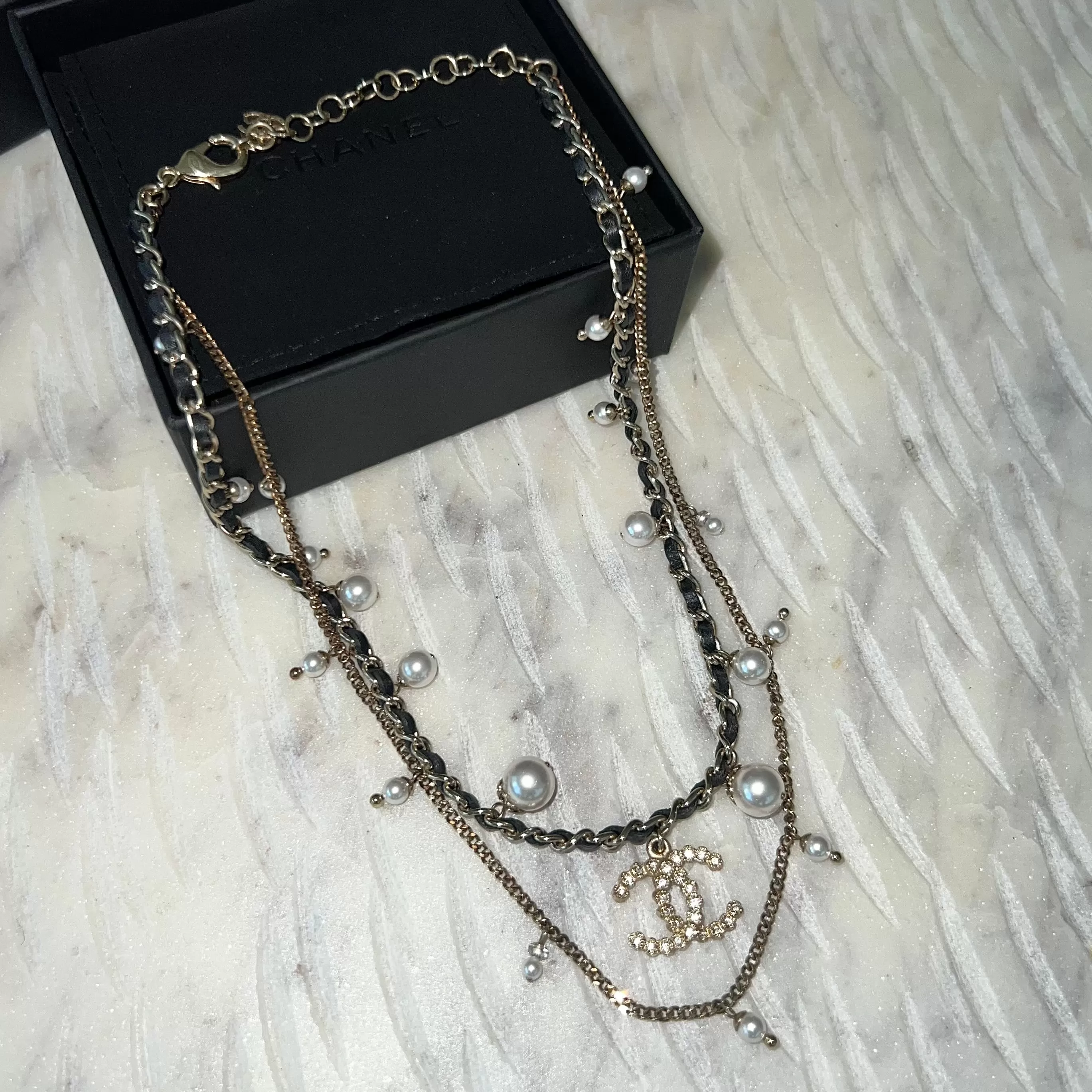 Chanel CC Chain Pearl Necklace