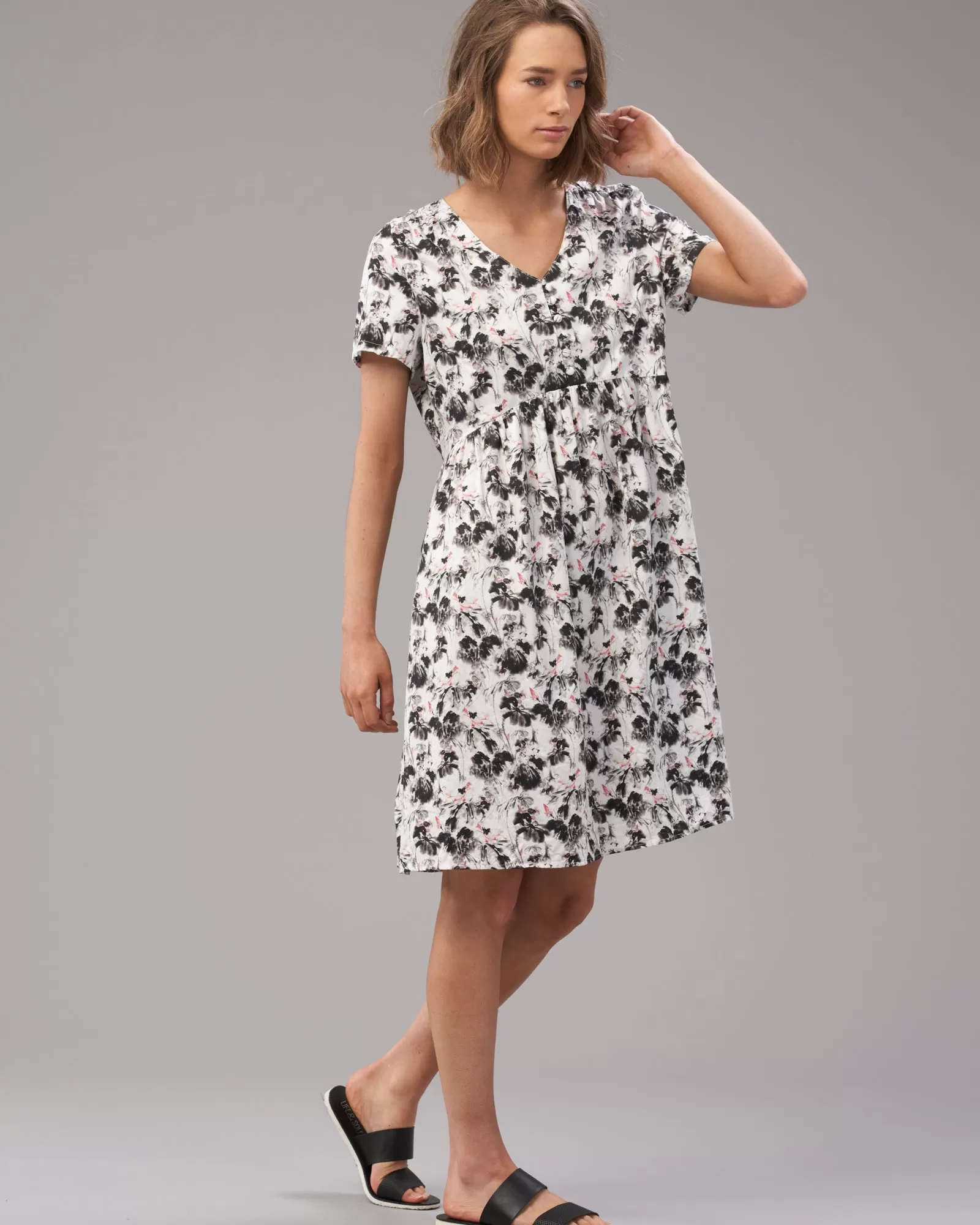 COTTON VEE BUTTON DRESS