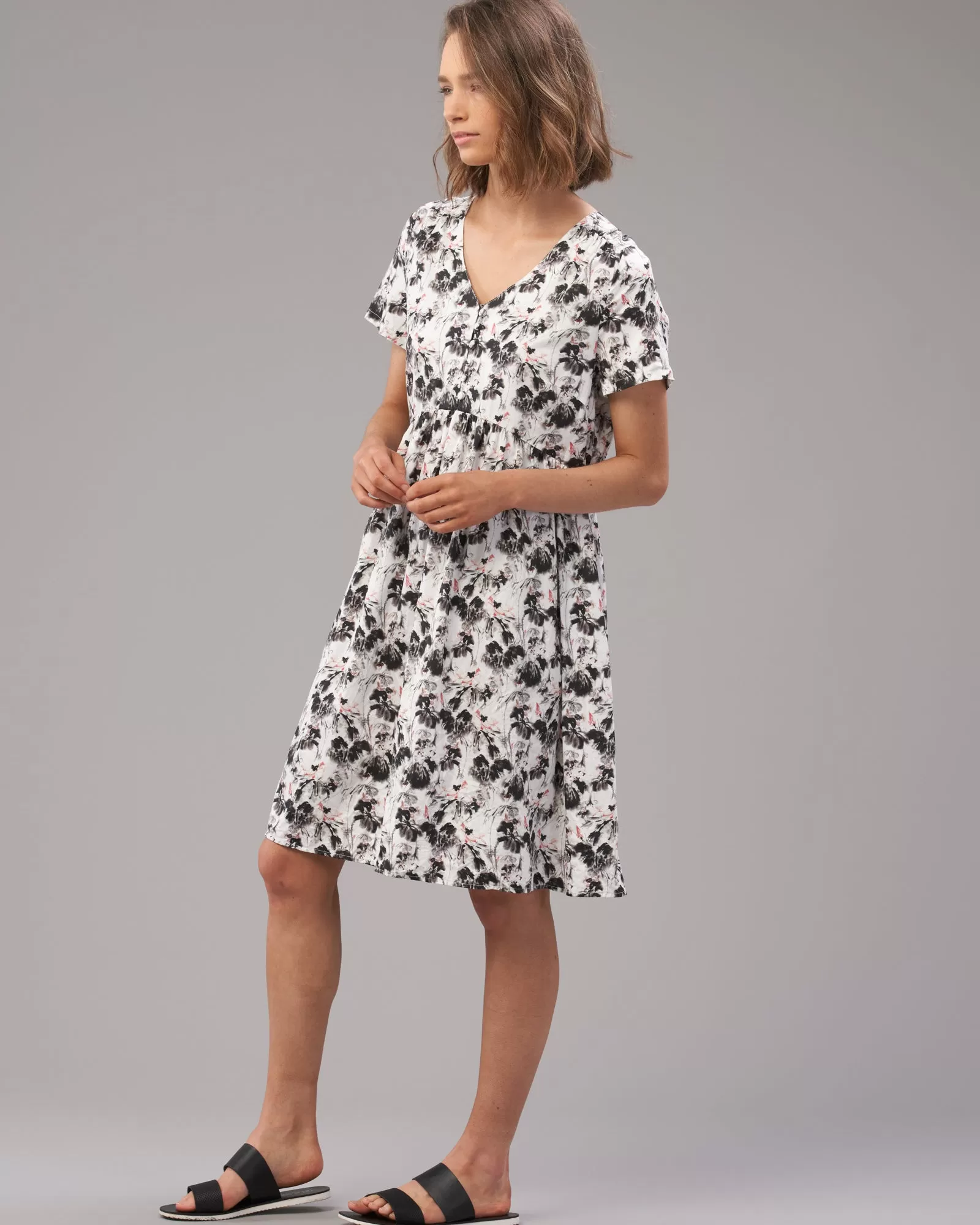 COTTON VEE BUTTON DRESS