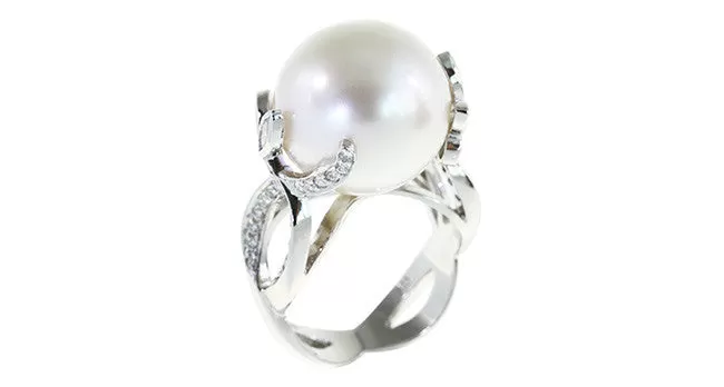 Imperial Pearl Ring with Diamond