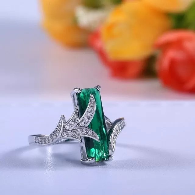 Pretty Classic Rectangle Shape Emerald Ring - 925 Sterling Silver