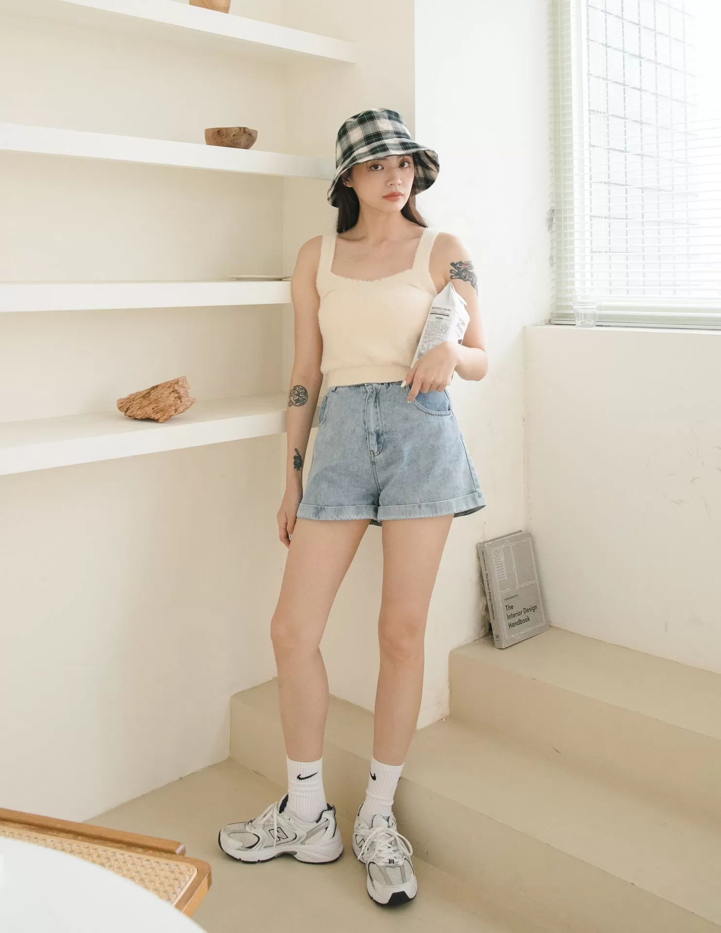 Tobi Denim Shorts in Light Wash